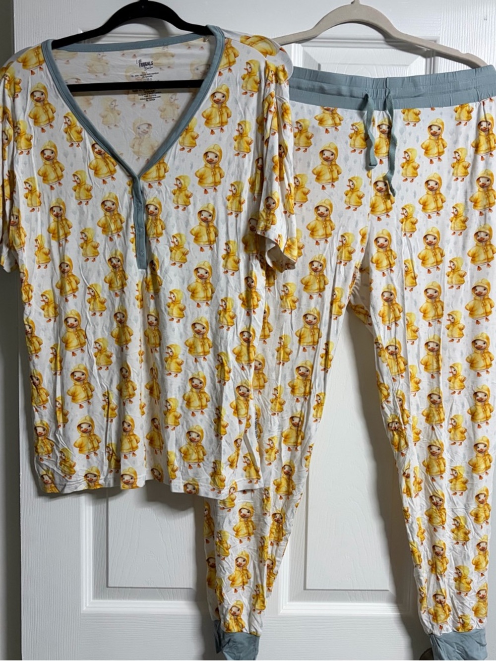 Women's Yellow Duck-Print Two-Piece Pajama Set - Short Sleeve Top & Pants